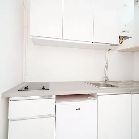 Studio Buttes-chaumont - Hautpoul - Ii